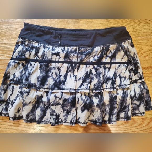 Lovely Lululemon Pacesetter Run Skirt - Picture 7 of 9